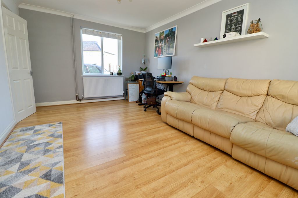 Property photo 3 of 15 Img_1669