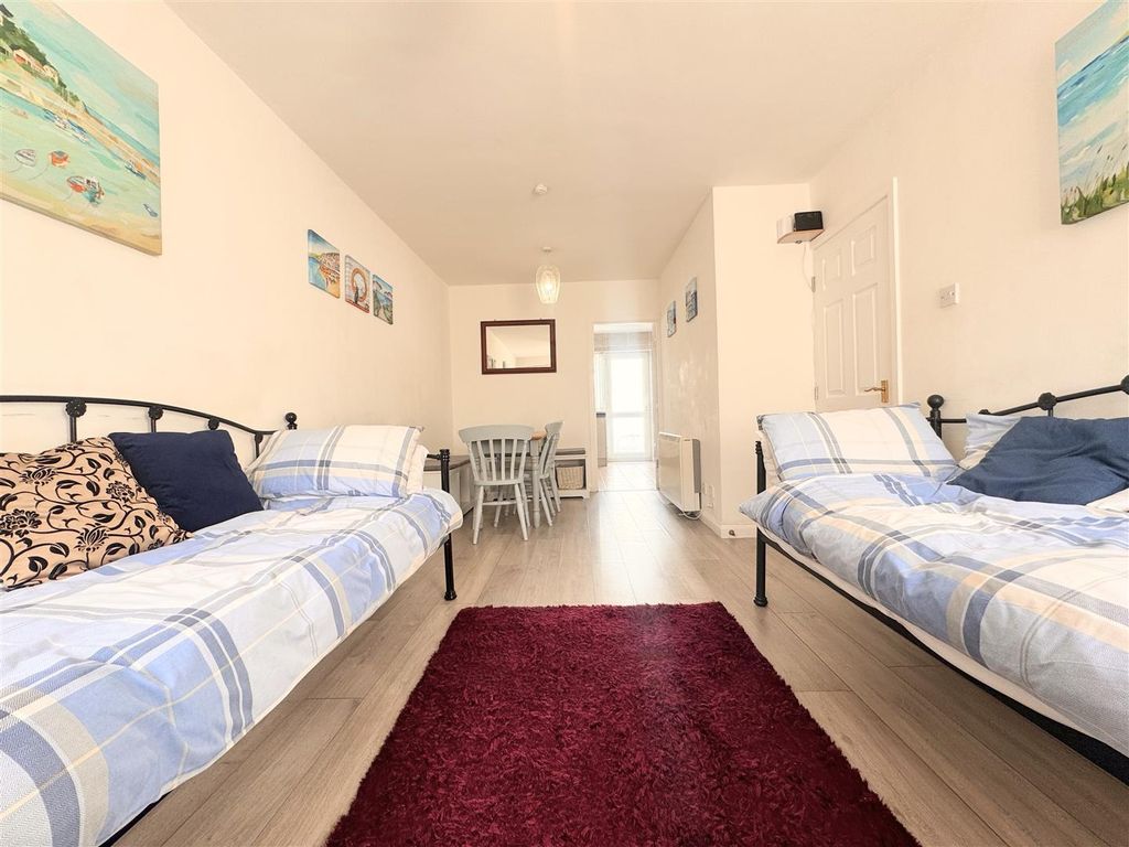 Property photo 3 of 13 Lounge Diner