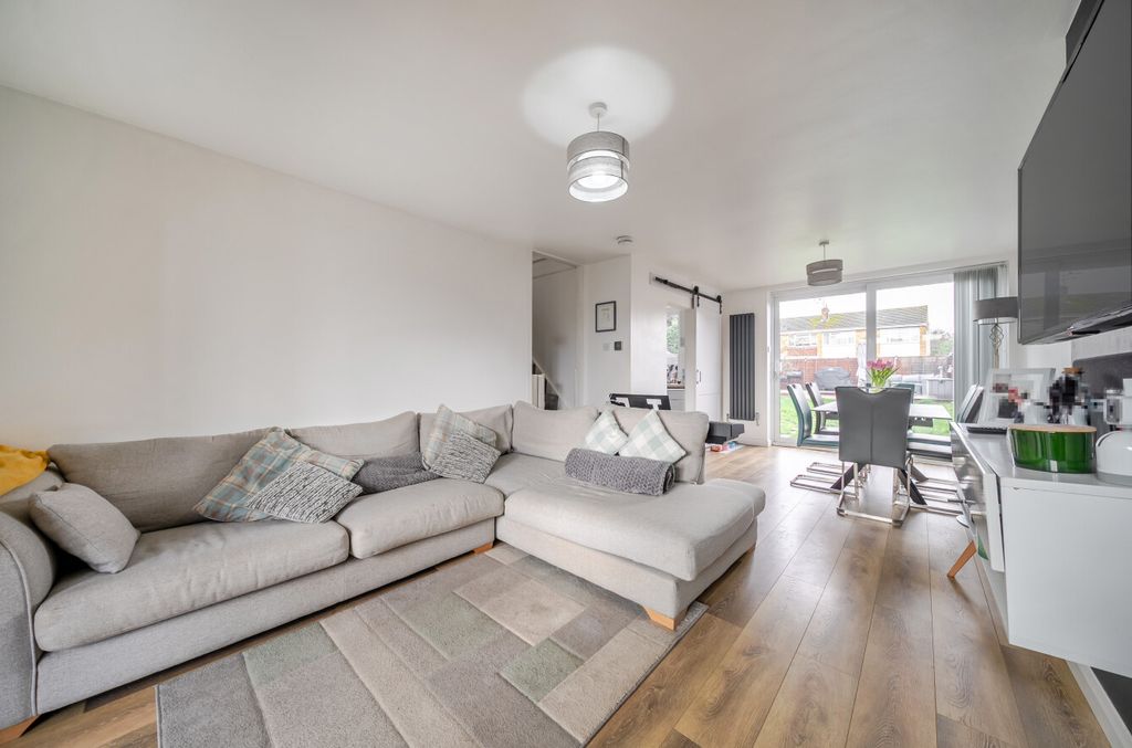 Property photo 2 of 18 1401390-6-697212A...