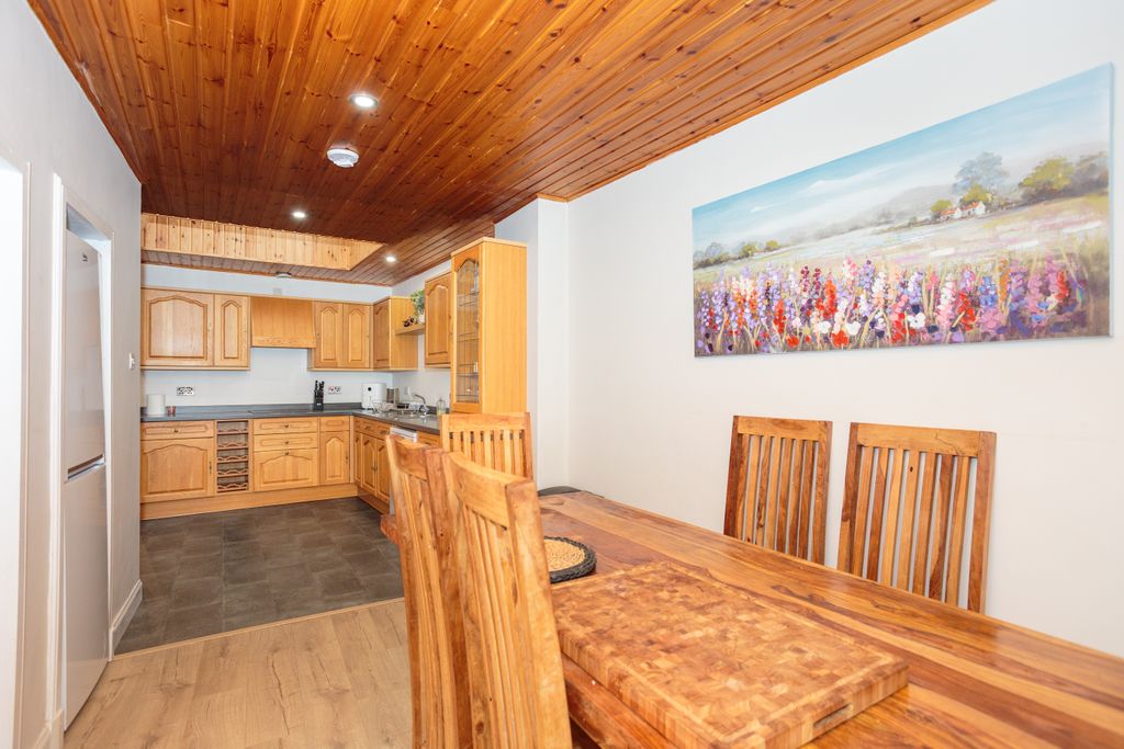 Property photo 3 of 61 Img_0920