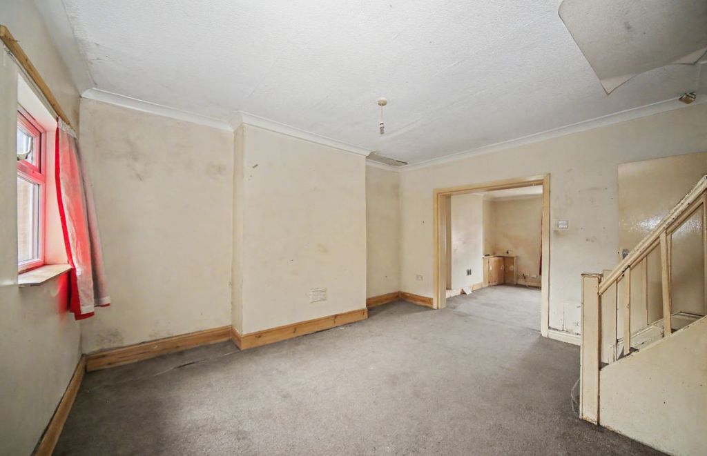 Property photo 2 of 22