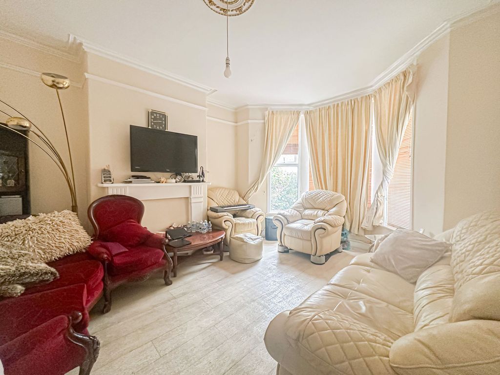 Property photo 2 of 12 Photo 5