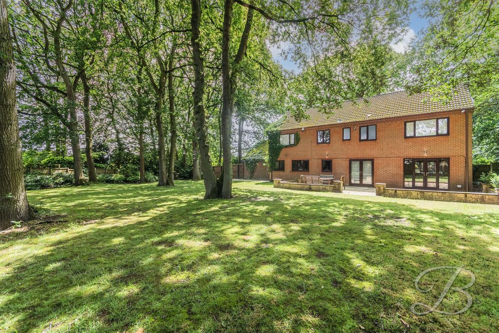 Property photo 1 of 33 Rear Garden2.Jpg
