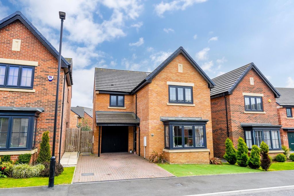 Property photo 1 of 9 External