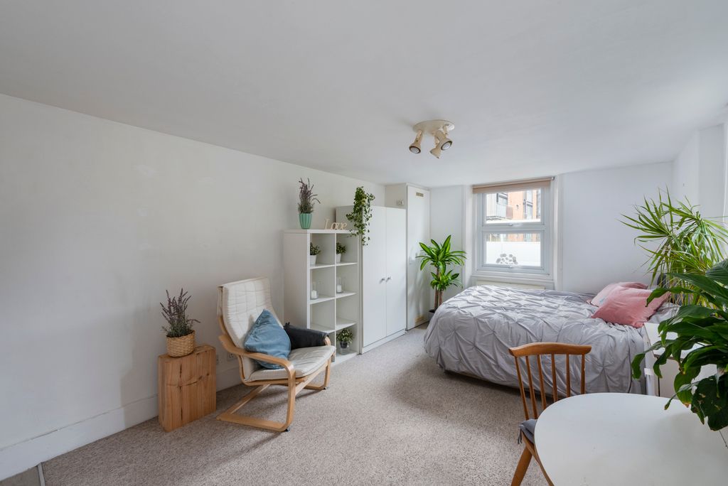 Property photo 2 of 4