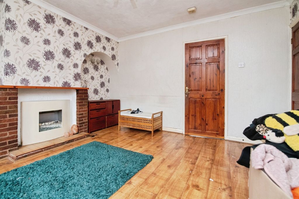 Property photo 3 of 17