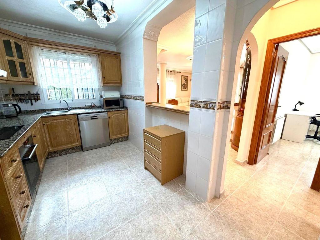 Property photo 3 of 28
