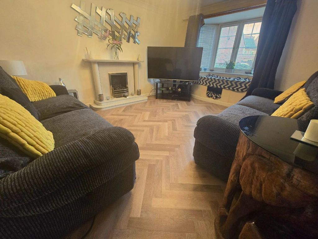 Property photo 2 of 23
