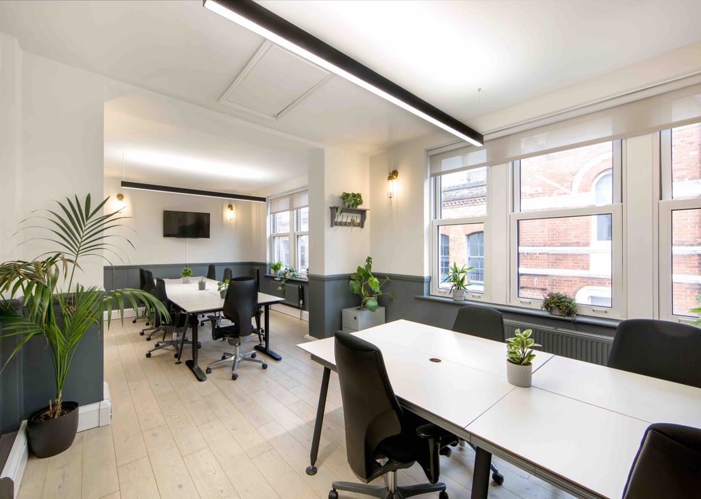 Property photo 1 of 8 Office Space