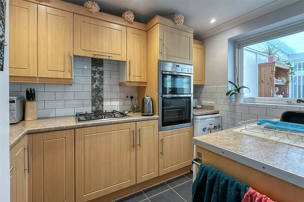 Property photo 3 of 16 Picture No. 11