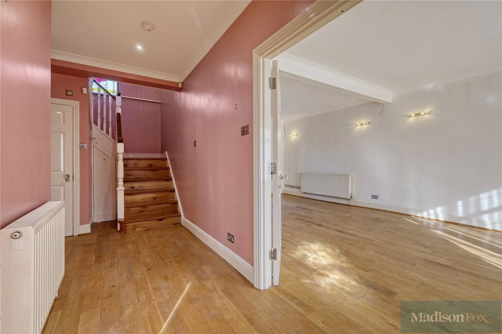 Property photo 2 of 42 Picture No. 07