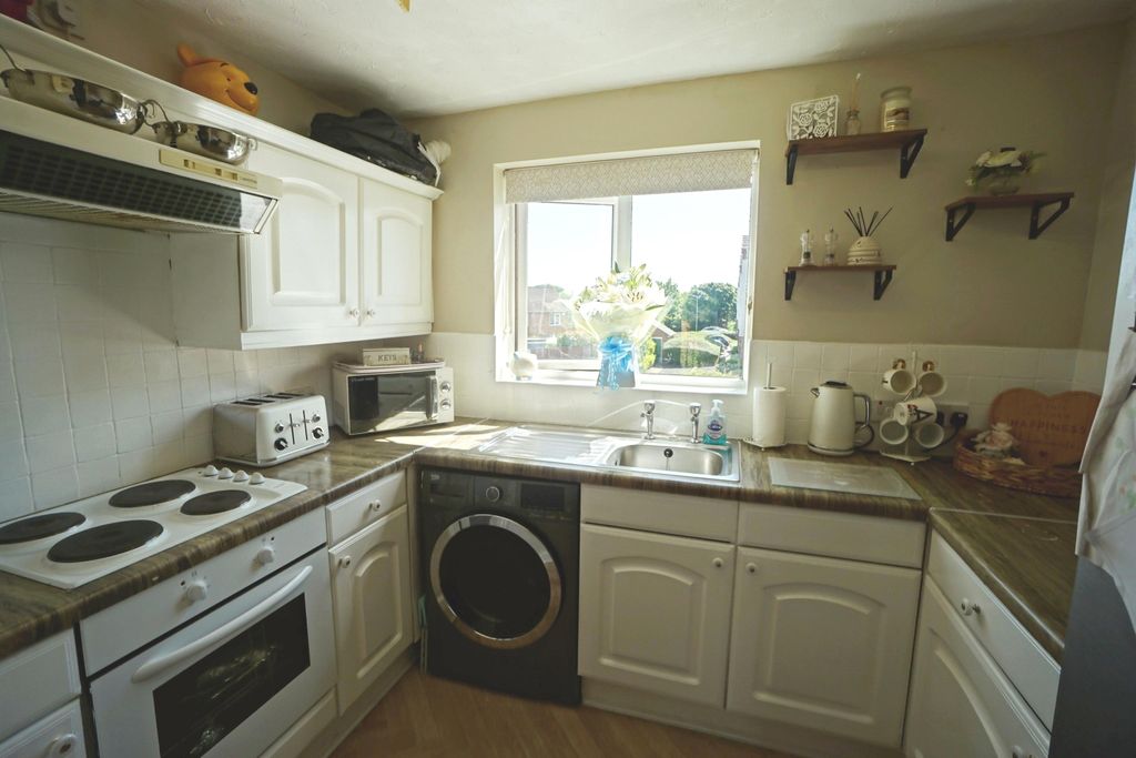 Property photo 2 of 13 Kitchen