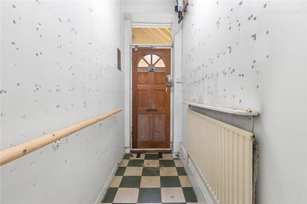 Property photo 2 of 20 Entrance Lobby