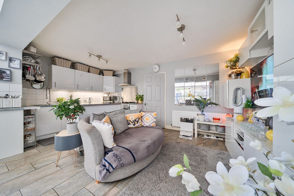 Property photo 3 of 23 11-6Ab2468E4Ec95-...
