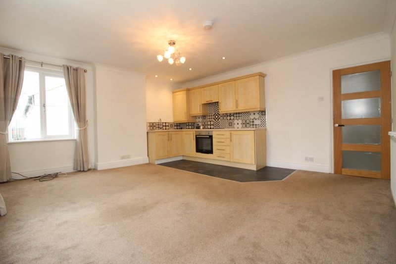 Property photo 1 of 7 Photo 6