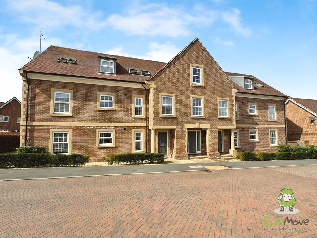 Property photo 1 of 16 F8c41B90-39d420d1-1620-47B2-9Bda-F8B80Ca09888