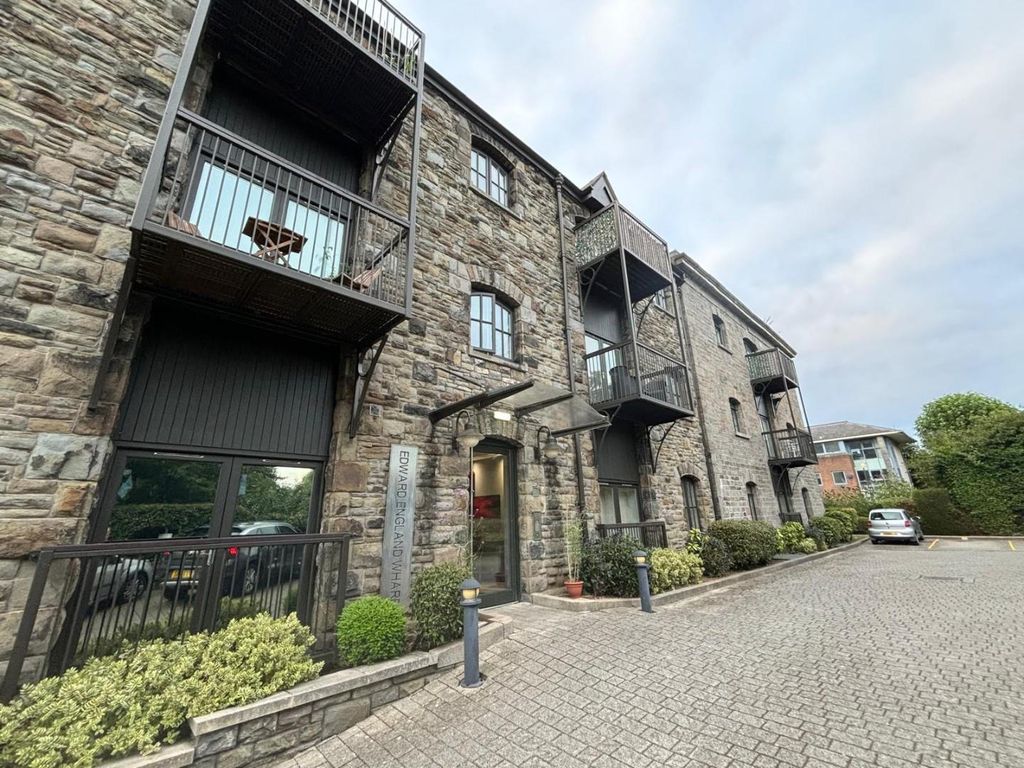 Property photo 1 of 16 241B0A88-849F-4F20-B2cc-Bee46A32A5Bc.Jpg