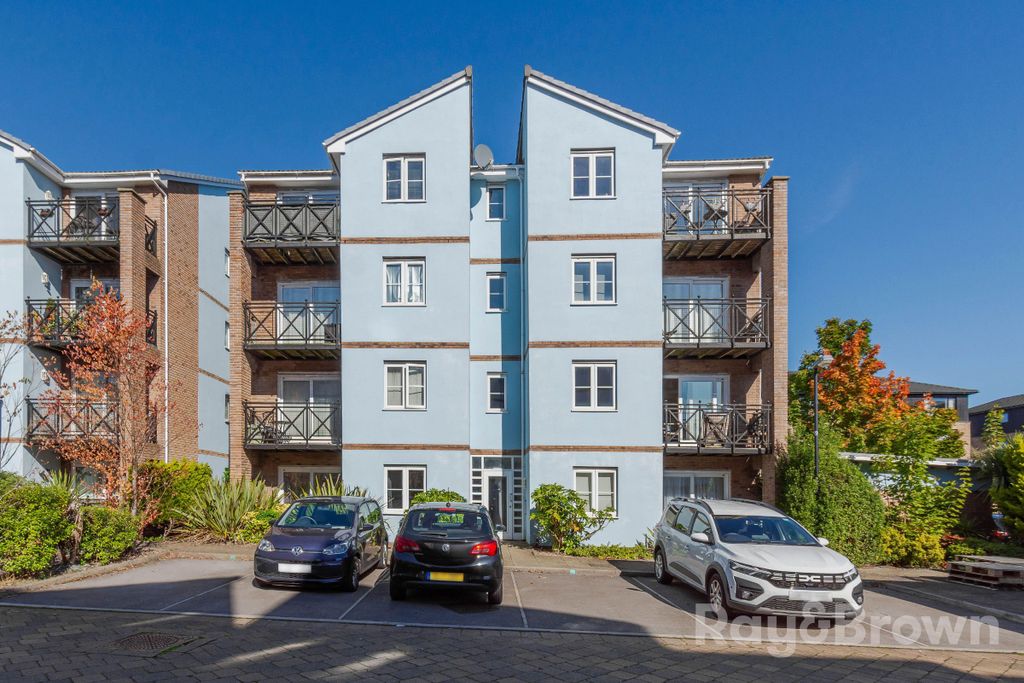 Property photo 1 of 24