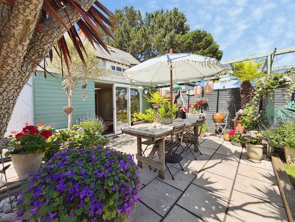 Property photo 3 of 42