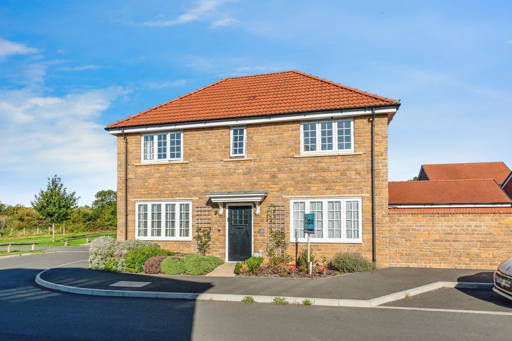 Property photo 2 of 20 Front