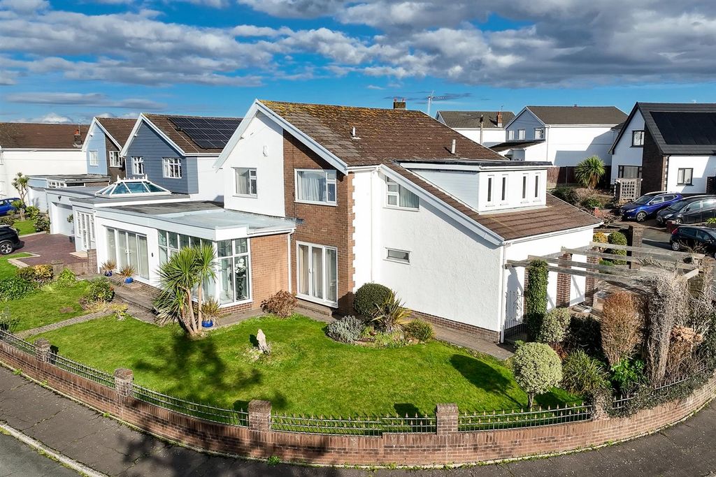 Property photo 1 of 49 Sequence 01.00_10_38_27.Still013-2.Jpg