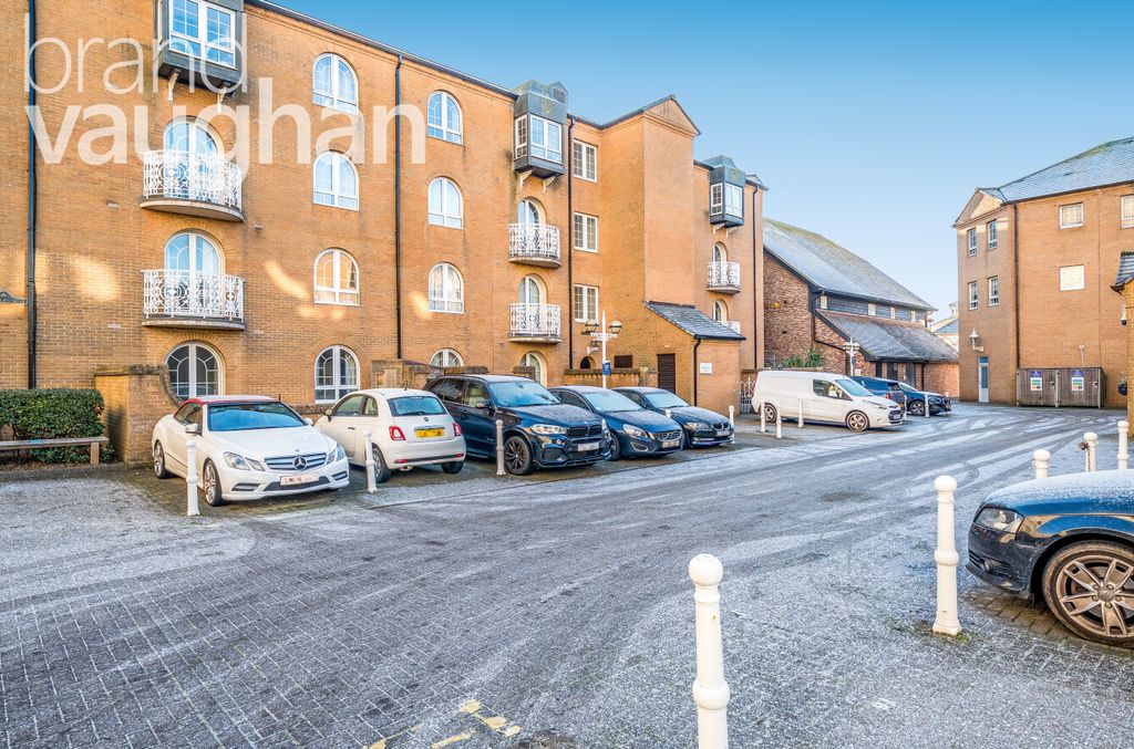 Property photo 1 of 9 External