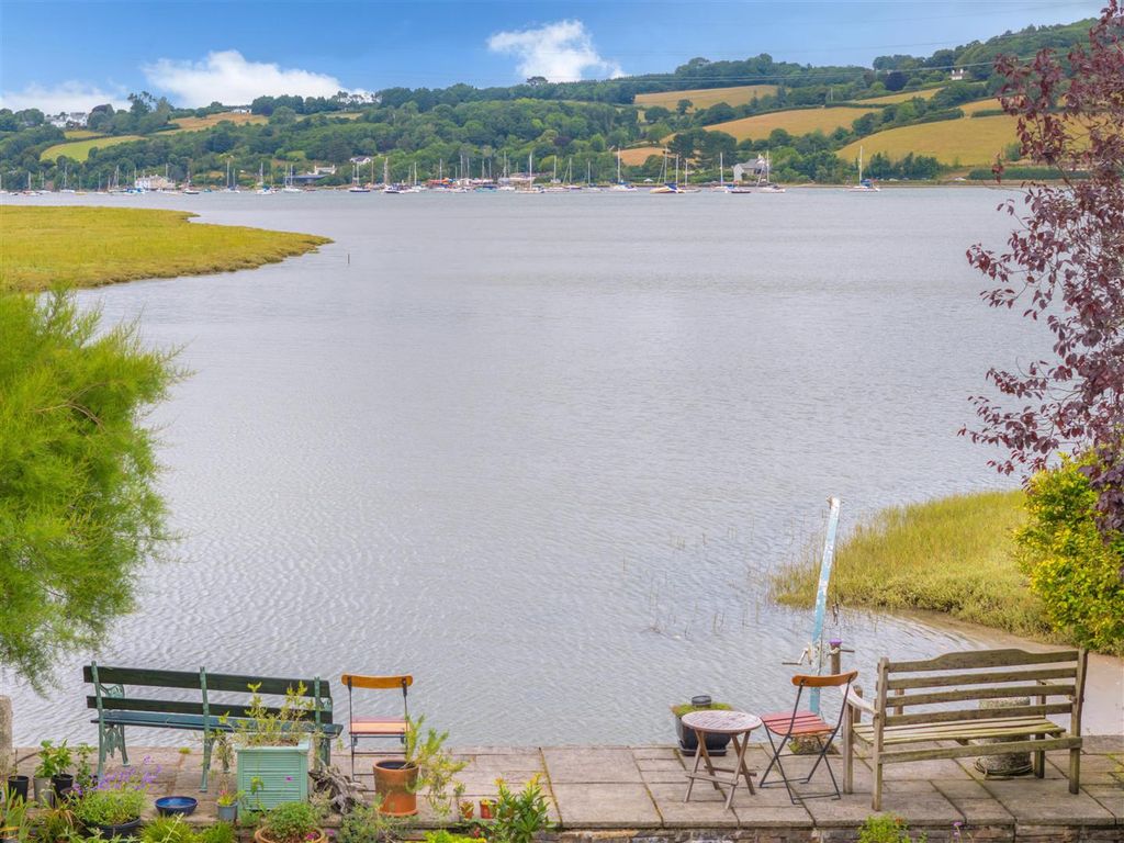 Property photo 3 of 26 Ph2_6420110.Jpg