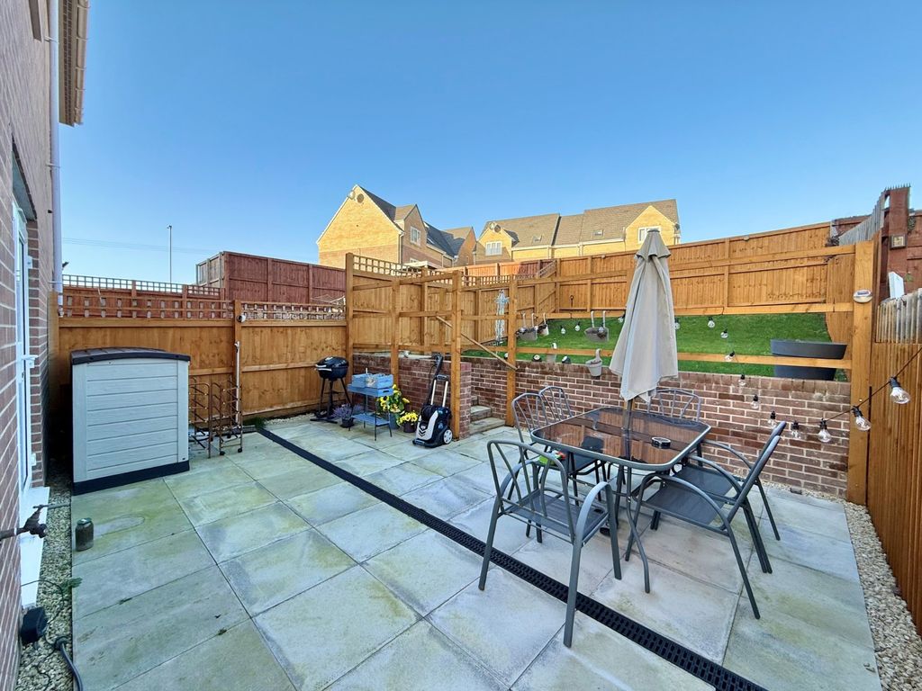 Property photo 3 of 10 Picture No. 04