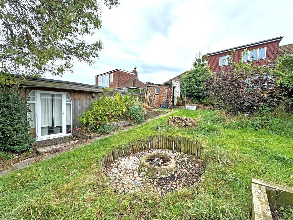 Property photo 2 of 22 E15.Jpg