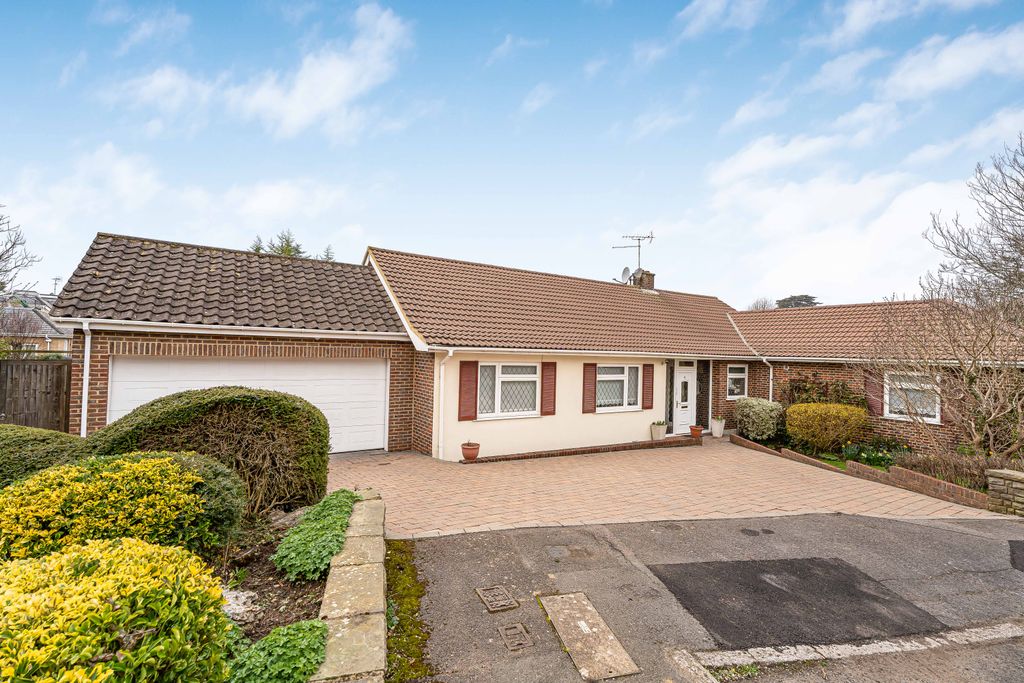 Property photo 2 of 42