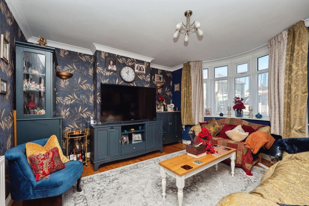 Property photo 2 of 17