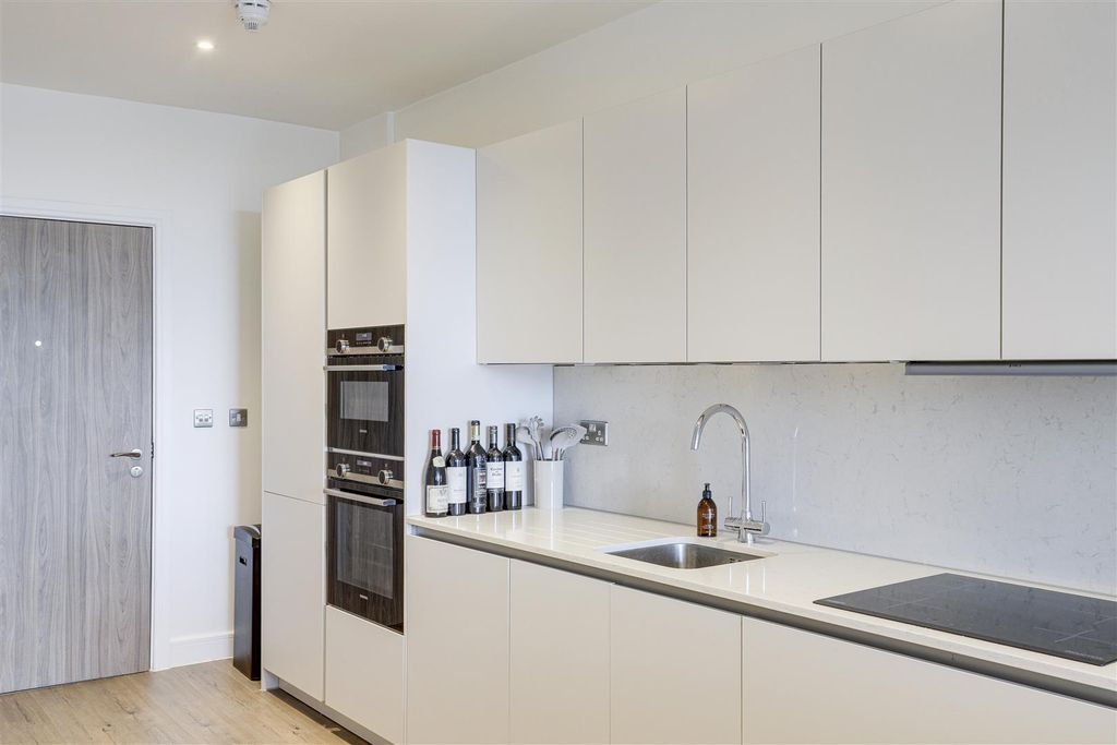 Property photo 3 of 15 7342.Jpg