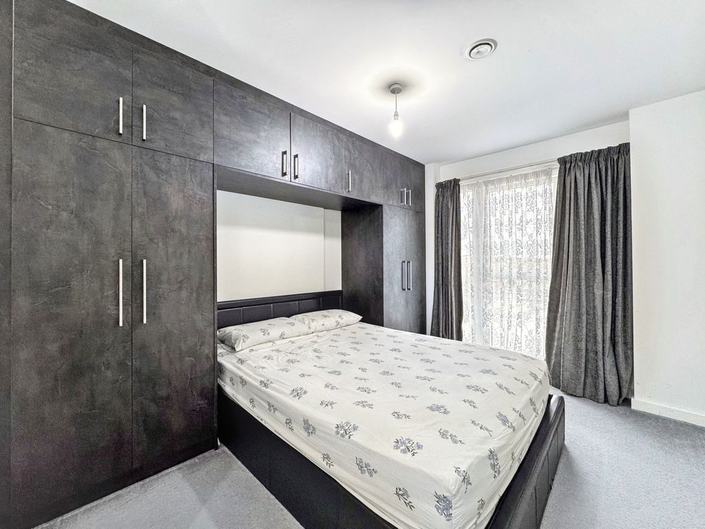 Property photo 3 of 14 Double Bedroom