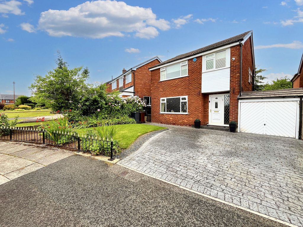 Property photo 1 of 32