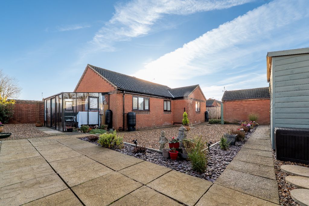 Property photo 2 of 19 4699525