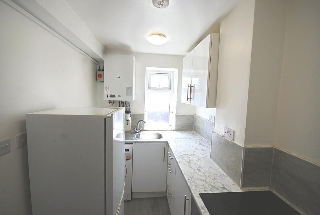 Property photo 3 of 5 Kitchen