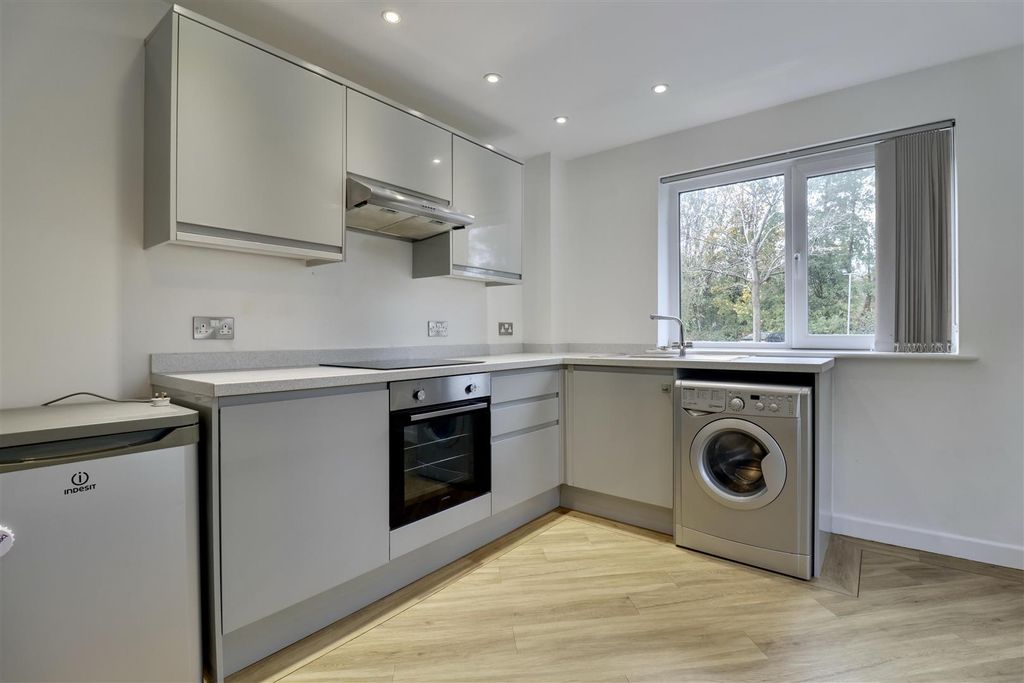 Property photo 2 of 13 944592C9-C321-4902-9C8C-55Bb7C6Fa365_1_201_A.Jpeg