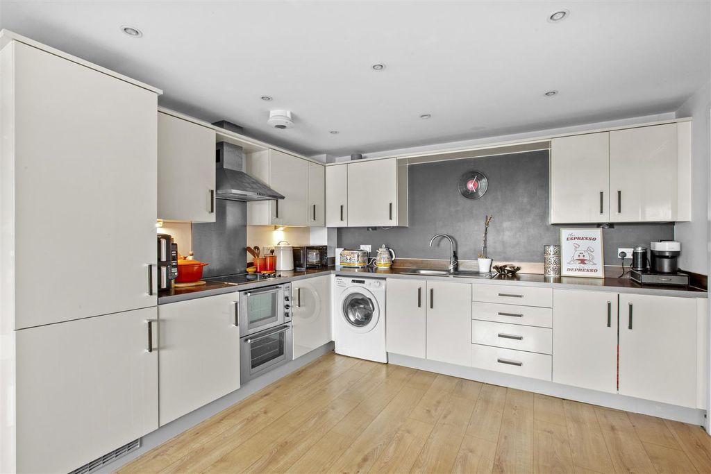 Property photo 3 of 15 Tadros Court-4.Jpg