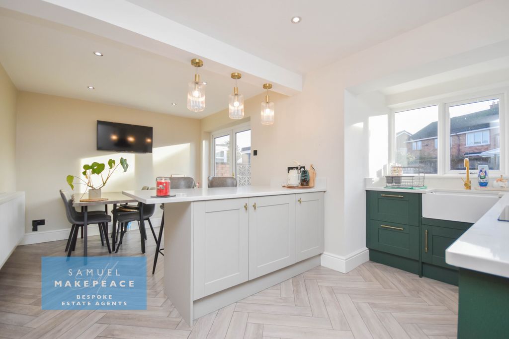 Property photo 2 of 29 Gallery