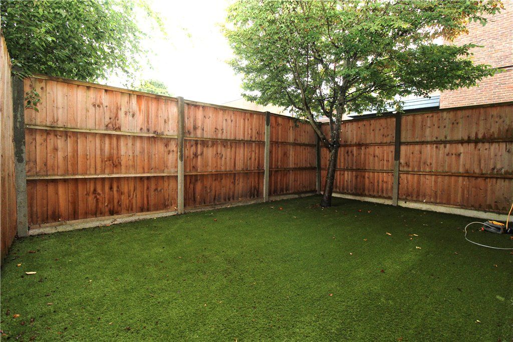 Property photo 2 of 17 Garden