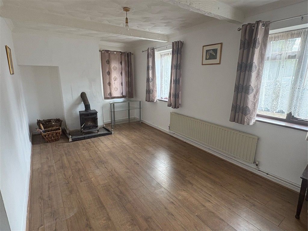 Property photo 1 of 10 Lounge