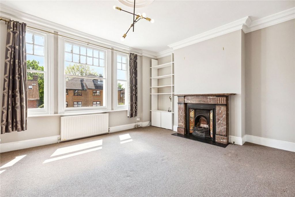 Property photo 2 of 8