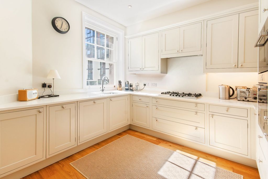 Property photo 2 of 25 Photo 02