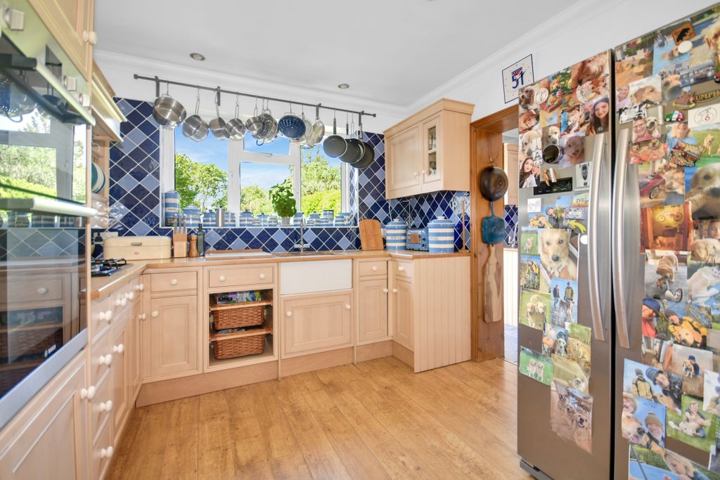 Property photo 3 of 26
