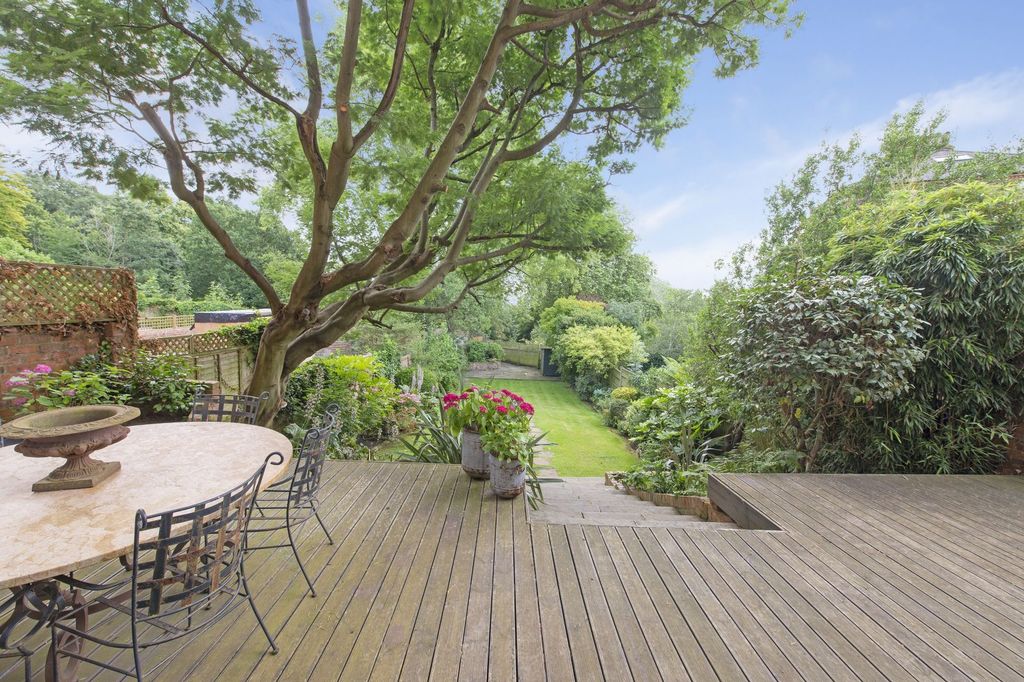 Property photo 3 of 18