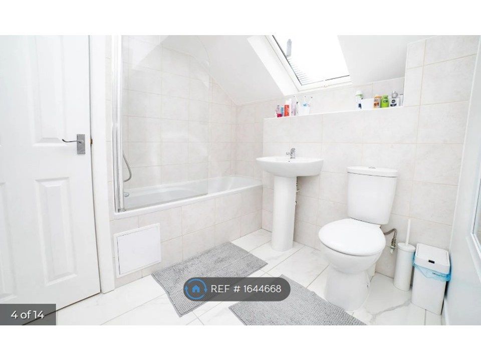 Property photo 3 of 14 Bathroom