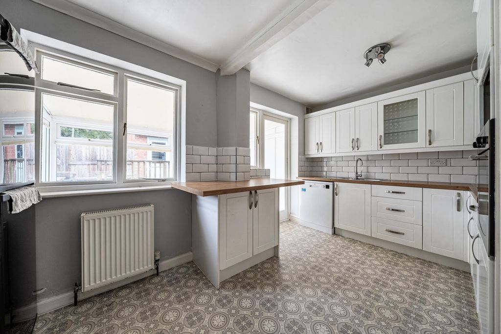Property photo 3 of 16 Kitchen