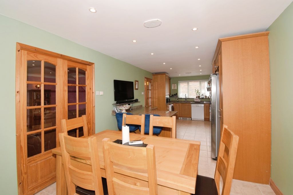 Property photo 3 of 17 Kitchen Diner