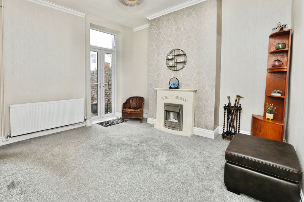 Property photo 3 of 17 Dining Room
