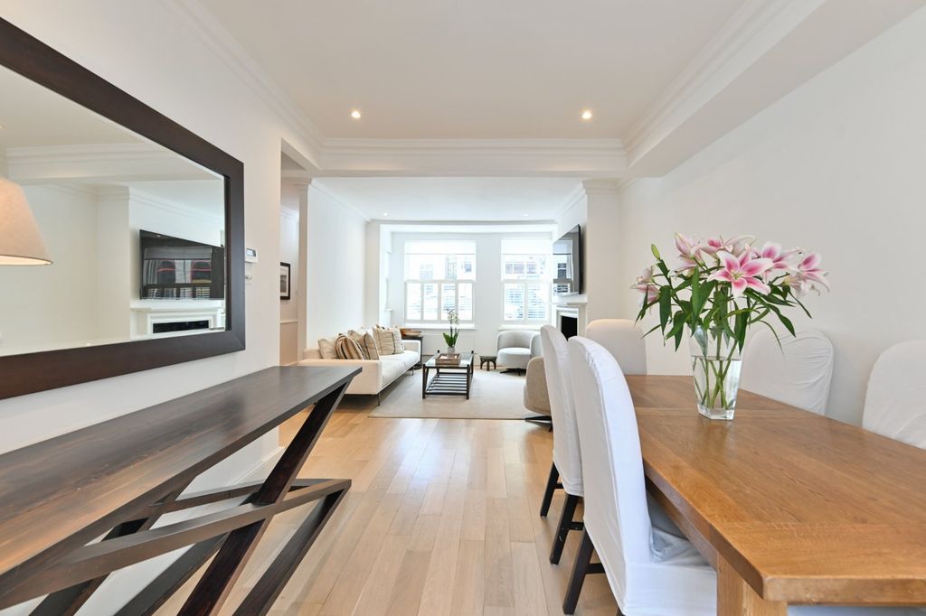 Property photo 2 of 14 Dining Area